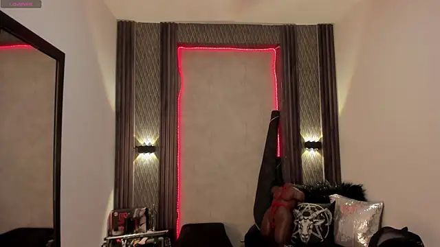 selene red  online show from 01.22.25