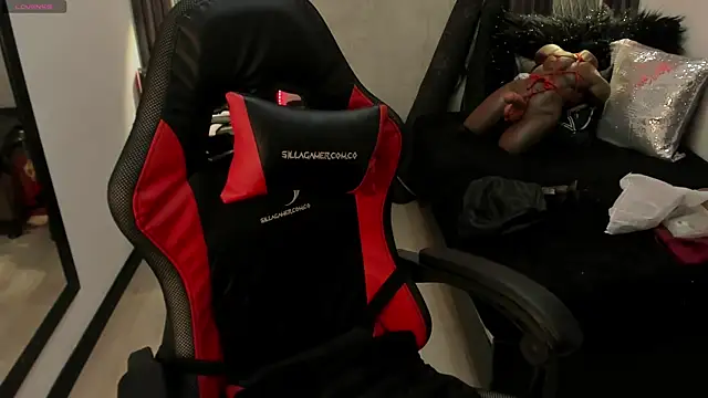 selene red  online show from 01.23.25