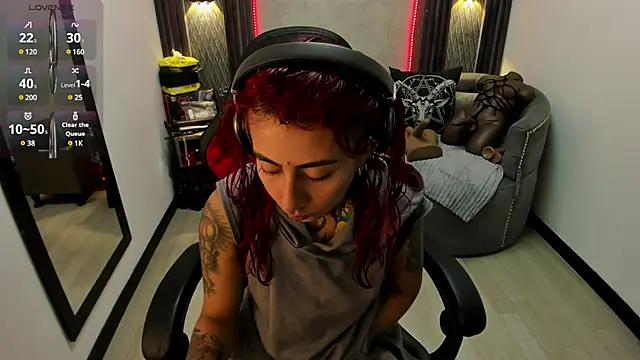 selene red  online show from 03.13.25