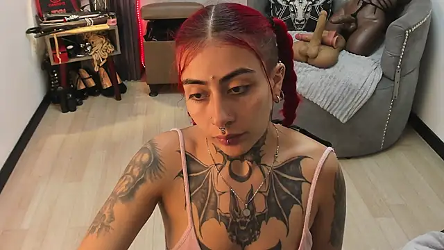 selene red  online show from 03.14.25