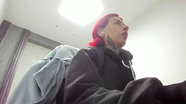 selene red  online show from 04.14.26