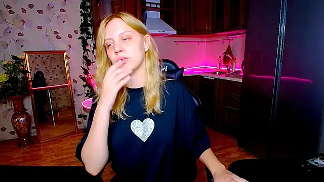 Snapshot of SexyNadi chatting on 10.02.25 SexyNadi online show from 10.02.25