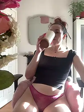 Littlelolo60 online show from 02.25.25