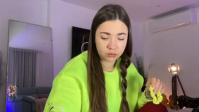 Mika Miller online show from 02.03.26