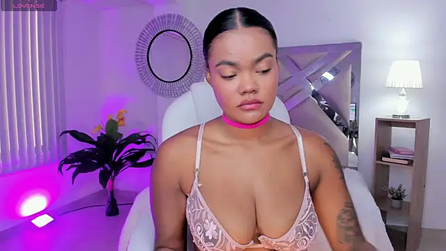 Snapshot of madisson_davon chatting on 01.07.25 madisson davon online show from 01.07.25