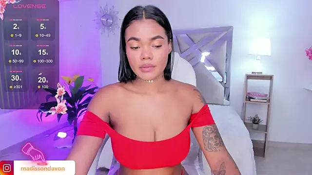 Snapshot of madisson_davon chatting on 01.19.25 madisson davon online show from 01.19.25