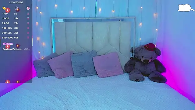 AlanaBekeer online show from 04.11.26