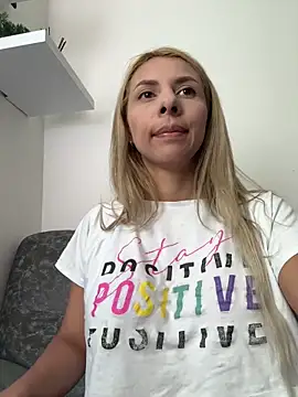 DollMagguie online show from 01.30.25