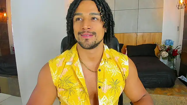 Snapshot of MikeEstevess chatting on 01.31.25 MikeEstevess online show from 01.31.25