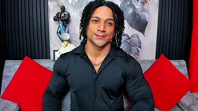 Snapshot of MikeEstevess chatting on 09.20.25 MikeEstevess online show from 09.20.25