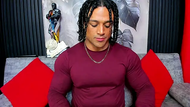 Snapshot of MikeEstevess chatting on 10.18.25 MikeEstevess online show from 10.18.25