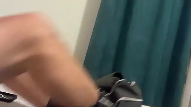 Snapshot of YoungCok25 chatting on 10.20.25 YoungCok25 online show from 10.20.25