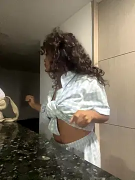 Marie Rose online show from 12.18.25