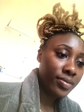 Snapshot of Lola_kims chatting on 12.24.24 Lola kims online show from 12.24.24