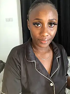 Snapshot of Lola_kims chatting on 02.05.25 Lola kims online show from 02.05.25