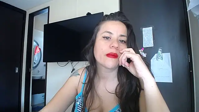 Snapshot of KAROLCANDY chatting on 11.21.25 KAROLCANDY online show from 11.21.25