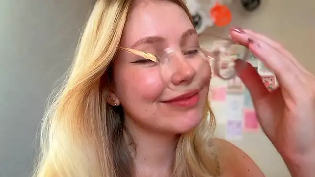 HoneyAudrey online show from 10.20.25