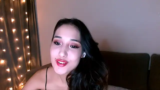 Snapshot of Li_noen chatting on 01.08.25 Li noen online show from 01.08.25