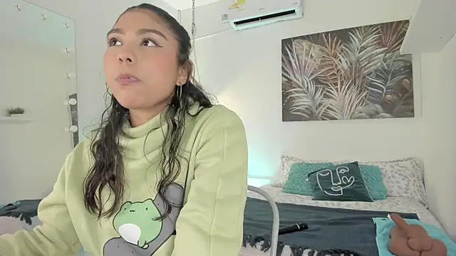 emma alice  online show from 03.13.25