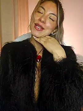 Karen San Miguel online show from 02.11.25