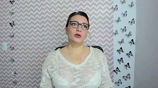 Snapshot of Amie_Adams82_ chatting on 12.17.24 Amie Adams82 online show from 12.17.24