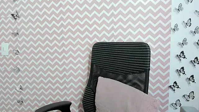 Snapshot of Amie_Adams82_ chatting on 02.07.25 Amie Adams82 online show from 02.07.25