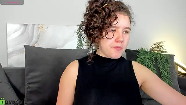 Snapshot of Ariella_Sol chatting on 04.26.26 Ariella Sol online show from 04.26.26