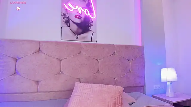 Cameliaa Smiith online show from 12.13.24