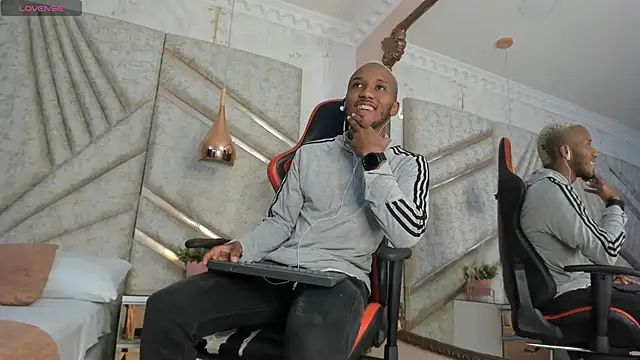 JamesParck online show from 02.07.25