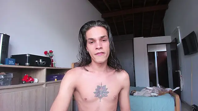 uglycoyote18 online show from 12.04.24