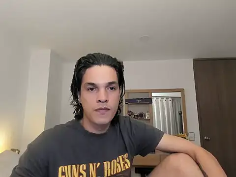 uglycoyote18 online show from 04.25.26