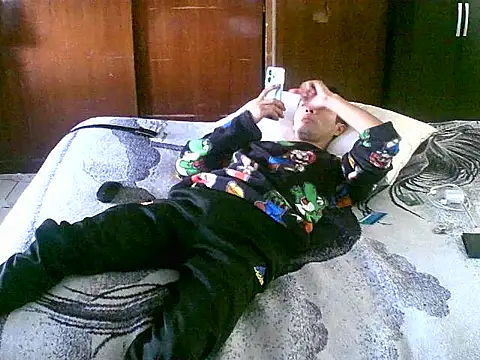 Snapshot of jperezofficial1 chatting on 09.23.25 jperezofficial1 online show from 09.23.25