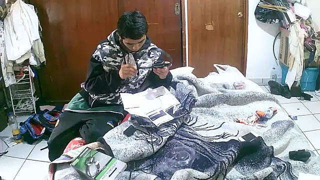 Snapshot of jperezofficial1 chatting on 10.08.25 jperezofficial1 online show from 10.08.25