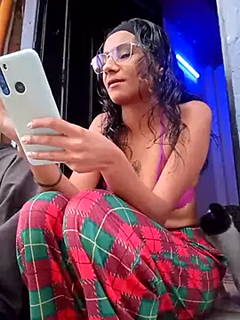 Leslly  online show from 11.23.25