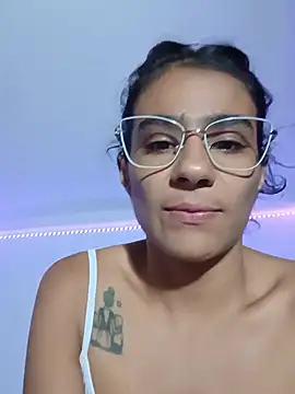 Snapshot of Leslly_ chatting on 07.19.26 Leslly online show from 07.19.26