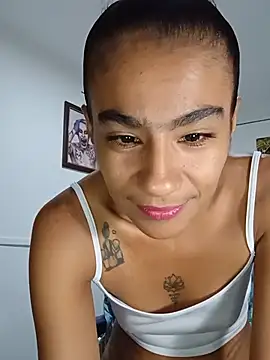 Snapshot of Leslly_ chatting on 07.19.26 Leslly online show from 07.19.26