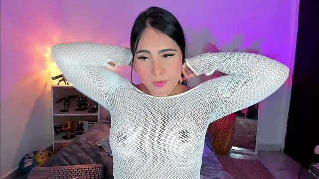 Sarahballiston  online show from 01.18.25