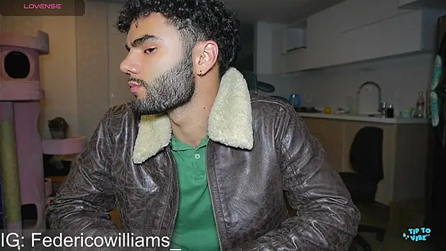 Snapshot of Derek_w chatting on 12.20.24 Derek w online show from 12.20.24