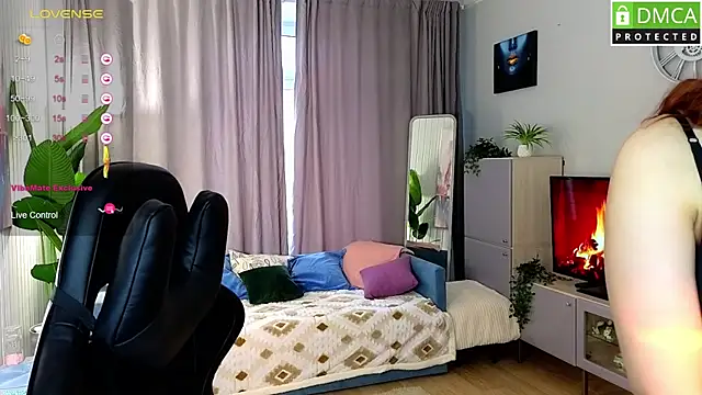 Snapshot of Sinty_Noria chatting on 04.24.26 Sinty Noria online show from 04.24.26