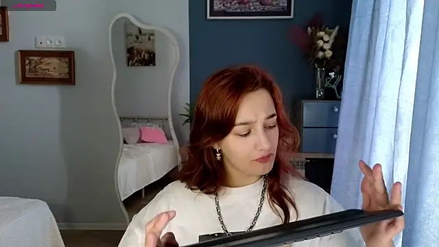 Snapshot of Sinty_Noria chatting on 05.09.26 Sinty Noria online show from 05.09.26
