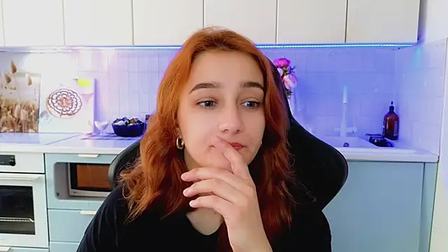 Snapshot of Sinty_Noria chatting on 06.16.26 Sinty Noria online show from 06.16.26