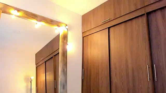 alikahouston4 online show from 02.11.25