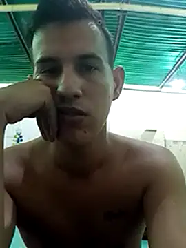 Snapshot of manuelmor1124 chatting on 12.04.24 manuelmor1124 online show from 12.04.24