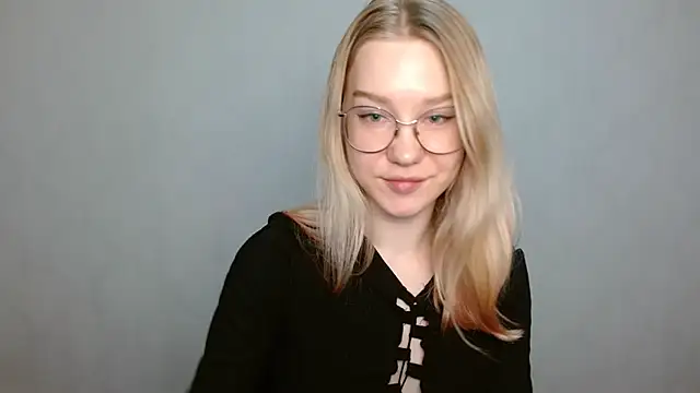 Snapshot of cindi_hot chatting on 02.07.25 cindi hot online show from 02.07.25