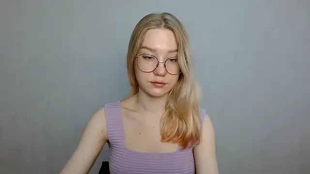 Snapshot of cindi_hot chatting on 02.10.25 cindi hot online show from 02.10.25