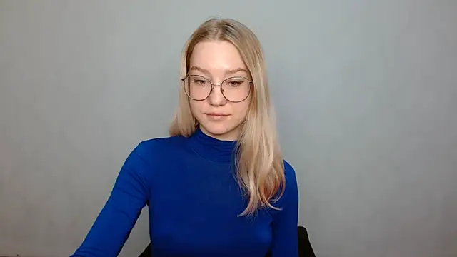 Snapshot of cindi_hot chatting on 02.11.25 cindi hot online show from 02.11.25