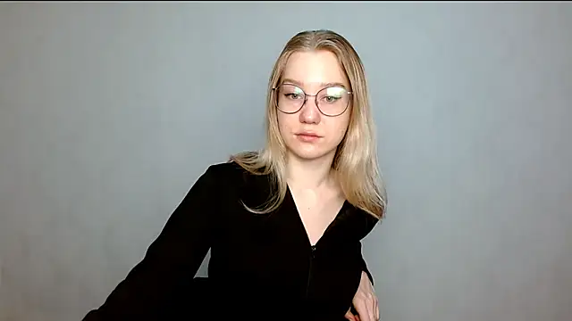 Snapshot of cindi_hot chatting on 03.03.25 cindi hot online show from 03.03.25