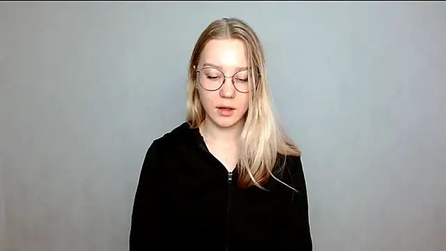 Snapshot of cindi_hot chatting on 03.03.25 cindi hot online show from 03.03.25