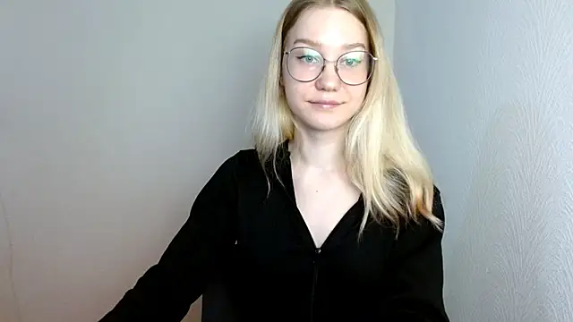 Snapshot of cindi_hot chatting on 03.12.25 cindi hot online show from 03.12.25