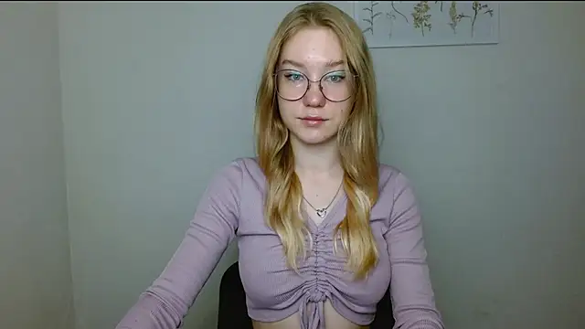 Snapshot of cindi_hot chatting on 10.09.25 cindi hot online show from 10.09.25